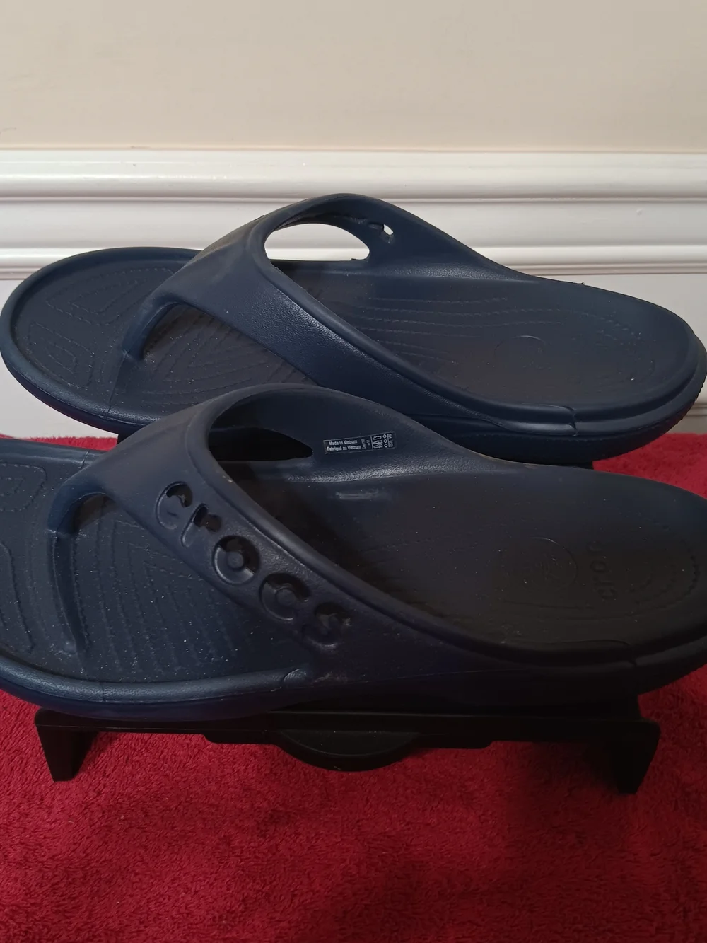 Crocs Classic Flip Sandals in Navy